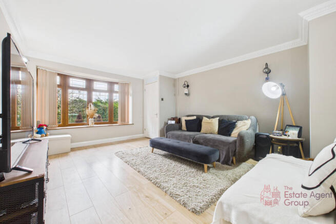 CAM02494G0-PR0084-STILL001