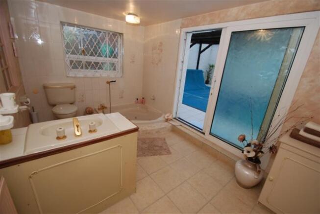 ENSUITE