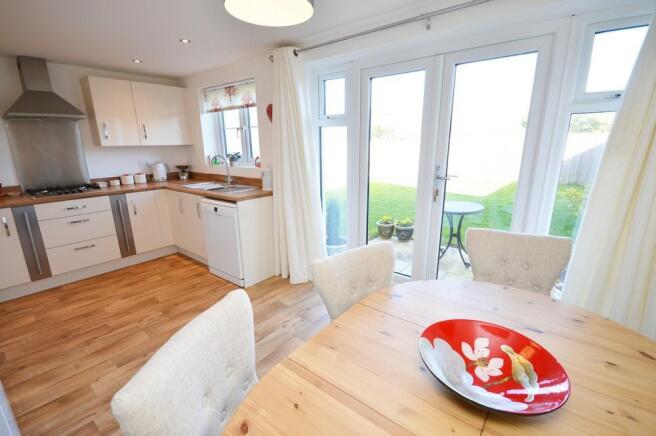 KITCHEN/BREAKFAST ROOM