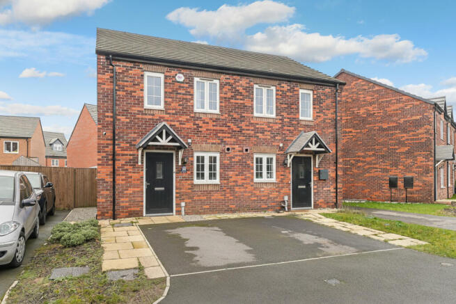 2 bed Semi-Detached for sale Image 10
