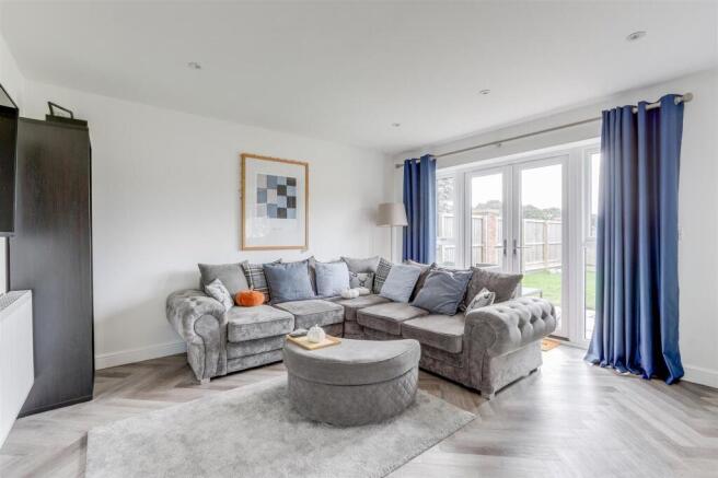 Woodlands Grove, Hucknall, NG15 photo 3
