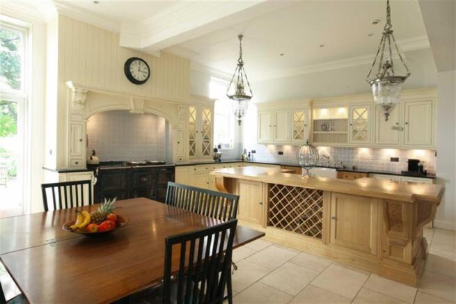 KITCHEN/BREAKFAST/FAMILY ROOM