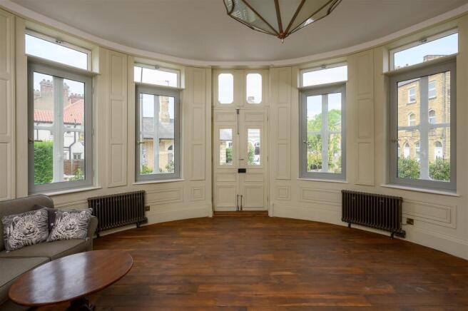 3 bed House for sale Image 4