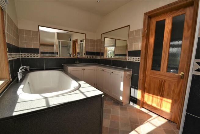 Ensuite Bathroom