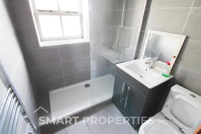 2 bed Flat to rent Image 7