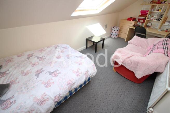7 bed House to rent Image 5