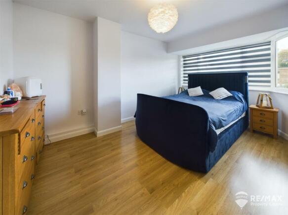 Bedroom 2 (2).jpg