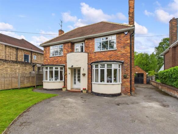 5 bed Detached for sale Image 5