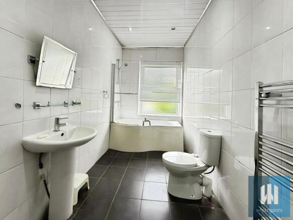 3 bed Terraced to rent Image 12