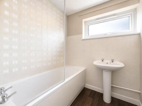 3 bed Terraced for sale Image 4