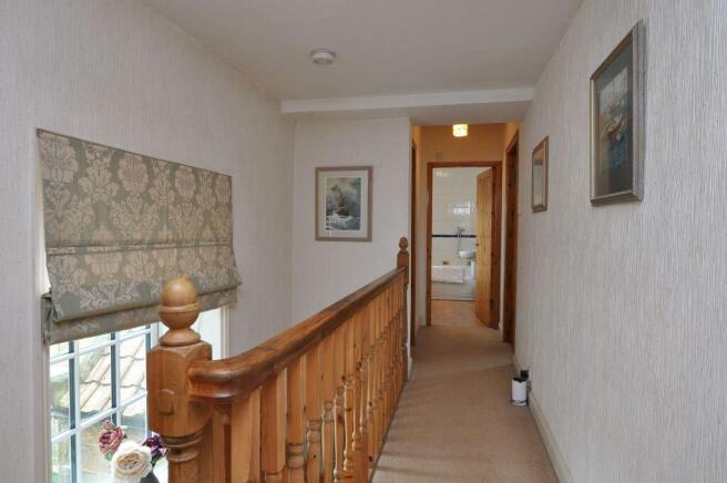 6 bed Detached for sale Image 8