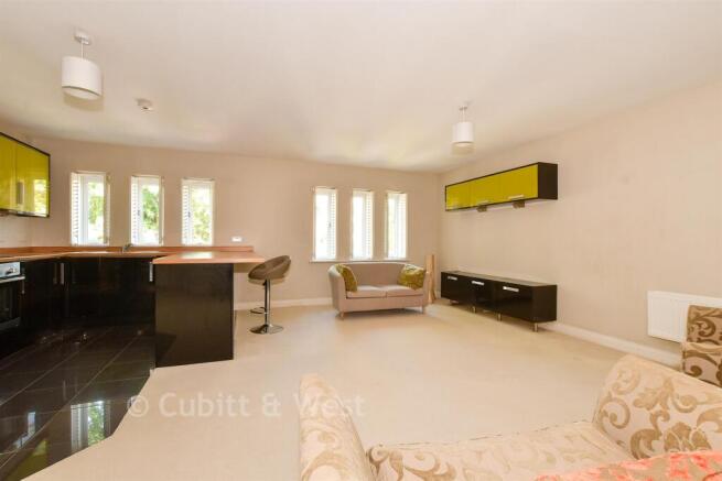 Lounge/Kitchen