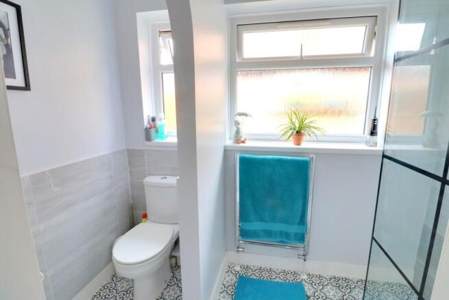 SHOWER ROOM