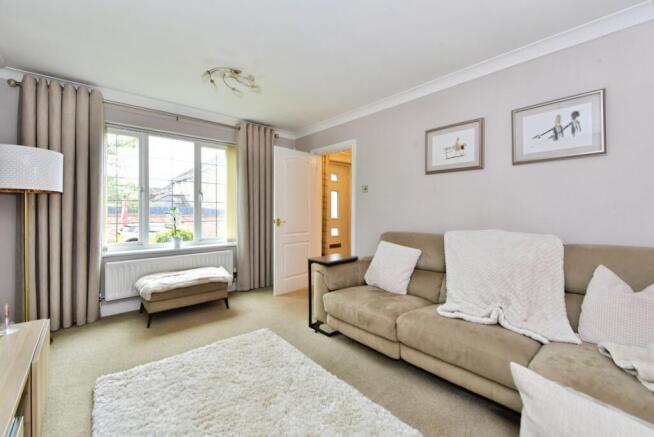 4 bed Detached for sale Image 4