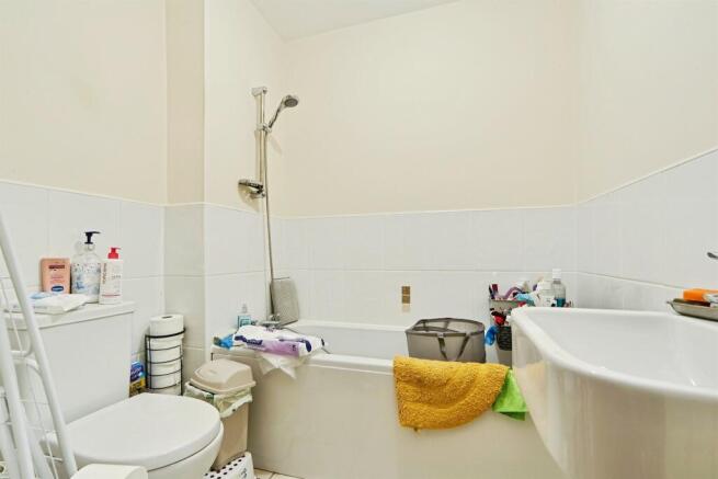 2 bed Apartment for sale Image 7