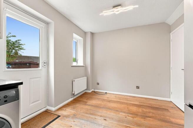 3 bed Semi-Detached for sale Image 7