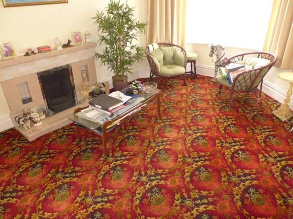 FRONT LOUNGE