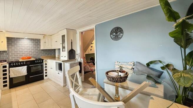 Kitchen/dining ro...