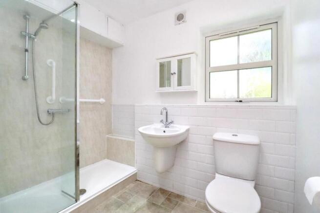 2 bed Apartment for sale Image 6