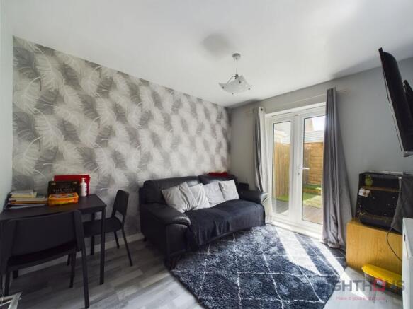 5 bed Town House for sale Image 5