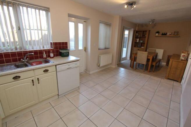 Kitchen/Dining...