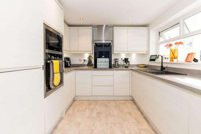 3 bed Semi-Detached for sale Image 8
