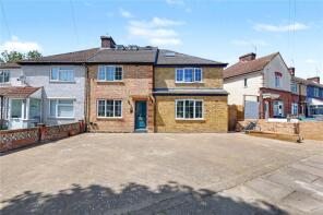 42, Broadfield Square, Enfield EN1 3PA