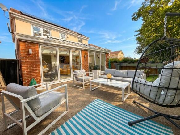 4 bed Detached for sale in wakefield
