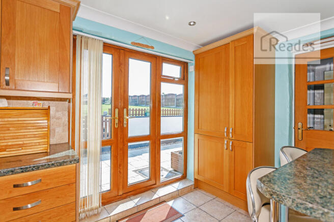 Kitchen/b\'fast rm