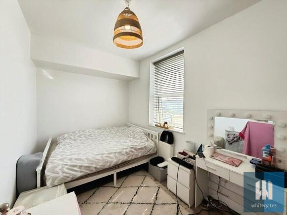 3 bed Terraced to rent Image 8