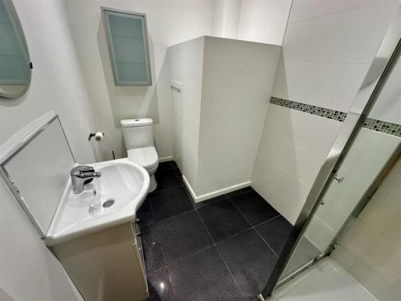 1 bed Apartment to rent Image 10