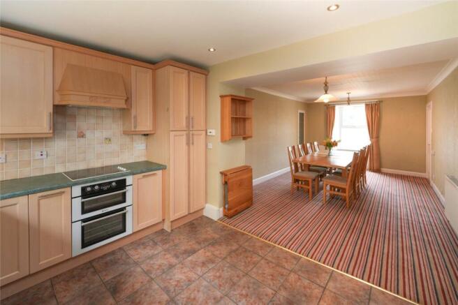 Kitchen/Dining