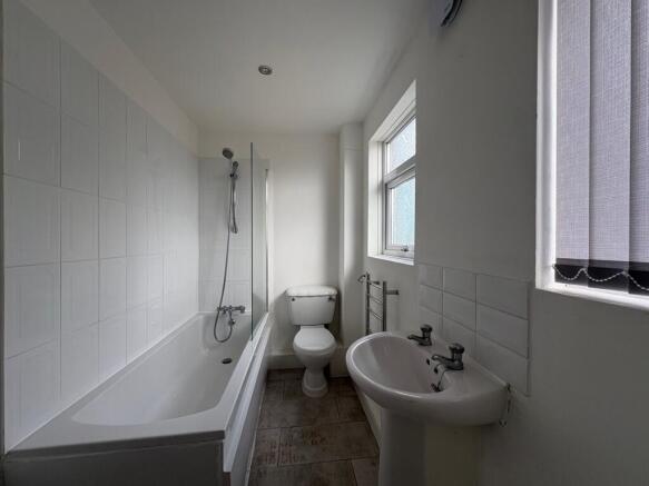 Studio to rent Image 6
