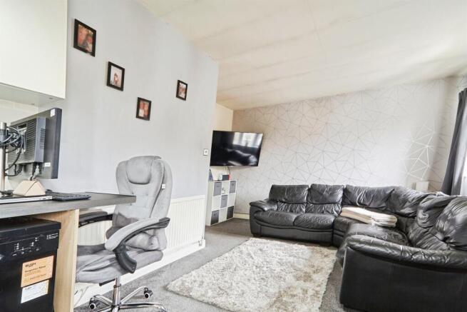 2 bed Apartment for sale Image 8