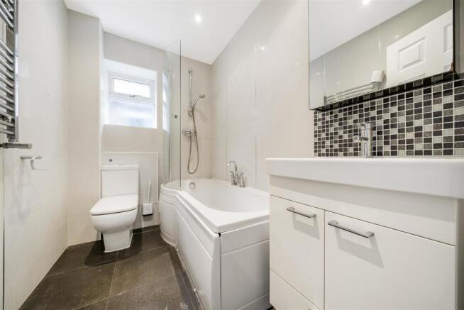 Family Bathroom: