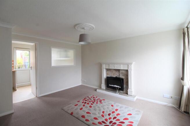 2 Living Room.JPG