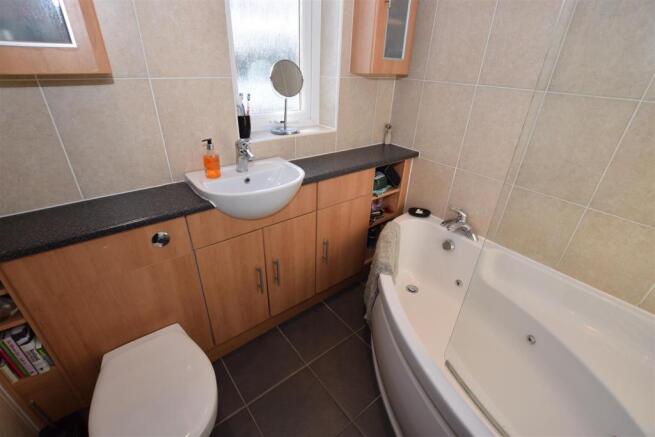 Bathroom.JPG