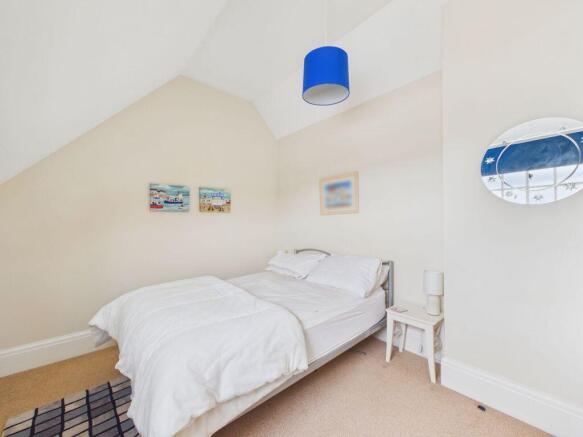 2 bed Apartment for sale Image 10