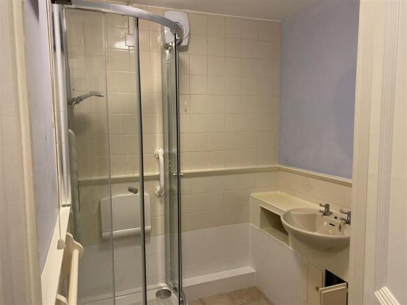 Shower Room: