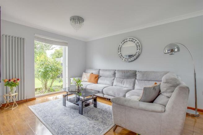 33 Shelburne Road, HP12 3NQ-5.jpg
