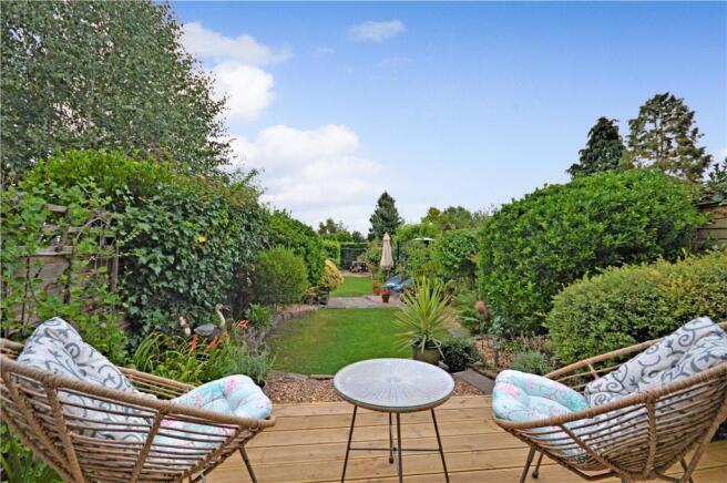 11_Decking_Garden_Kings_Acredp_dp_12127613_large.j