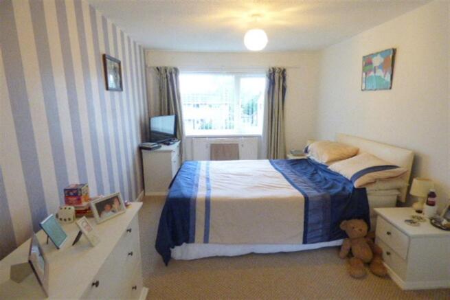Bed 1 b