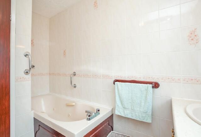 Bathroom Reverse Ang