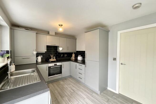 3 bed Semi-Detached for sale Image 8