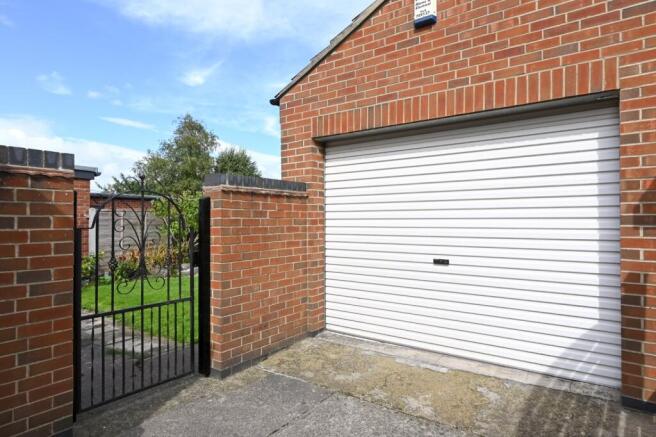 2 bed Bungalow for sale Image 12