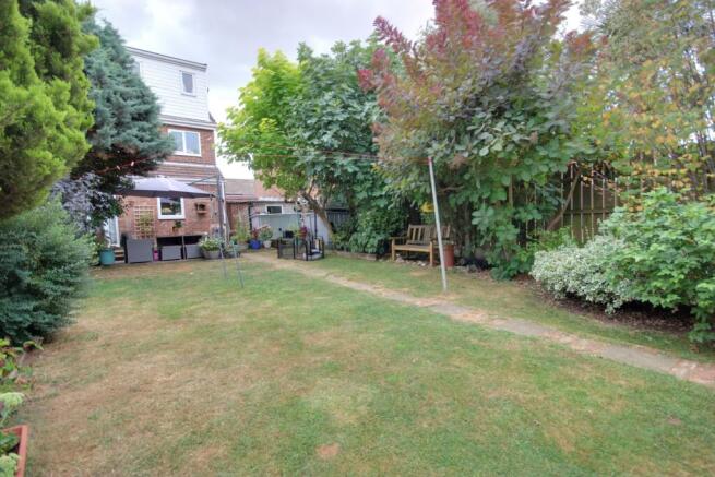 4 bed Semi-Detached for sale Image 5