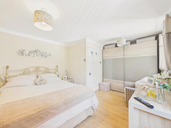 2 bed Detached for sale Image 8