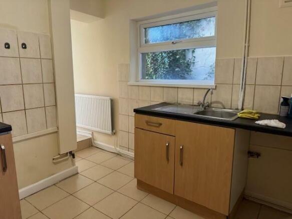 26 Hannah St - kitchen 2.jpg