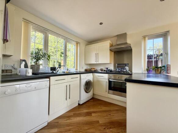 Kitchen1.jpg