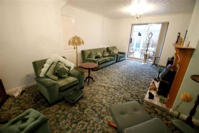 SPACIOUS LOUNGE